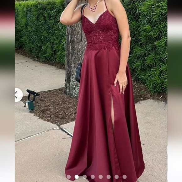 Blondie Nites Elegent cherry Red Satin/embrodery V Neck Evening Gown sz 15 Fairy - Picture 3 of 17